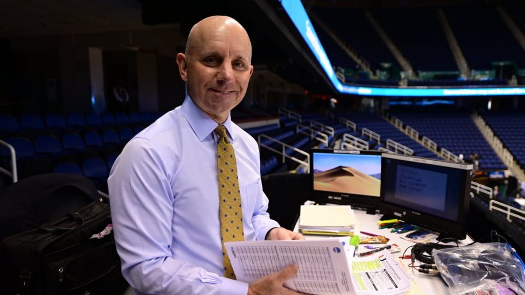 ESPN broadcaster Sean McDonough '84 returns to Newhouse to address students  | Newhouse School at Syracuse University