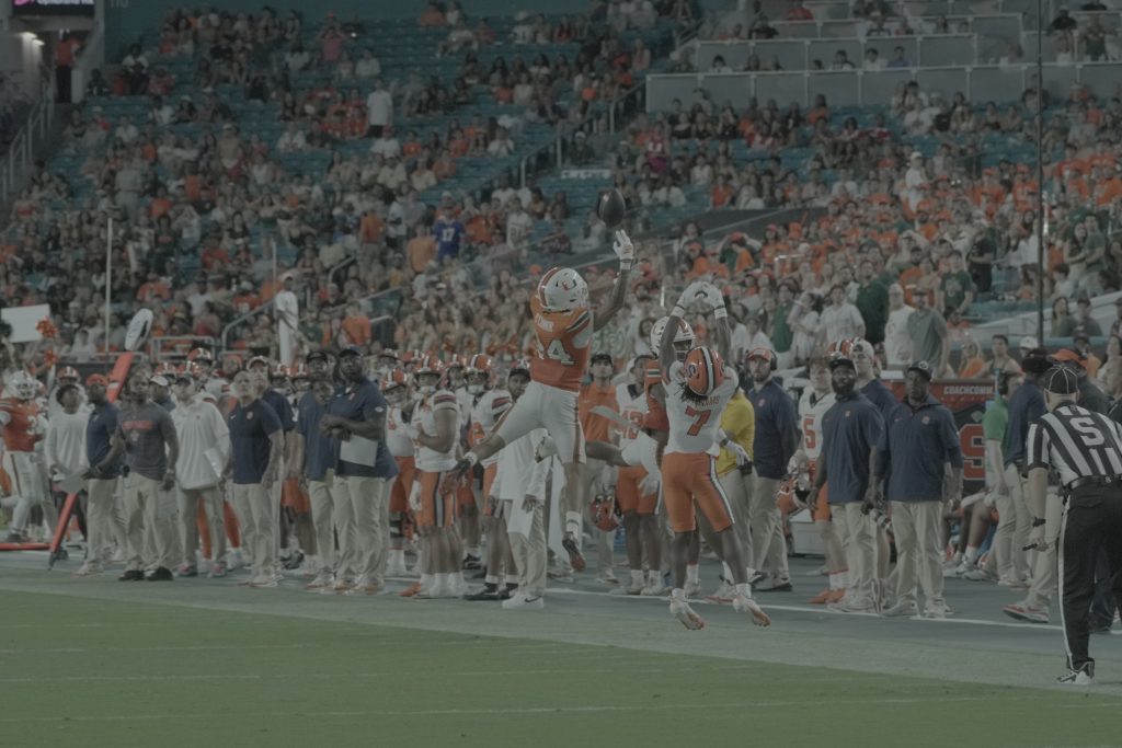 Syracuse incomplete pass to WR Darien Williams
